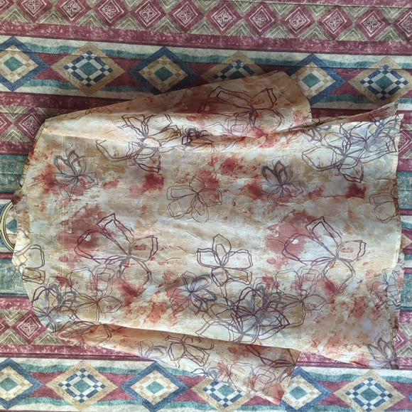 Sheer Flower Blouse - Picture 10 of 10